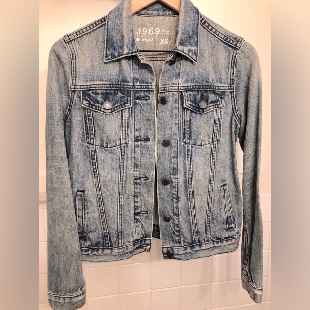 Gap Women's Denim Jacket, Size XS,  Blue Medium Wash,  100% Cotton